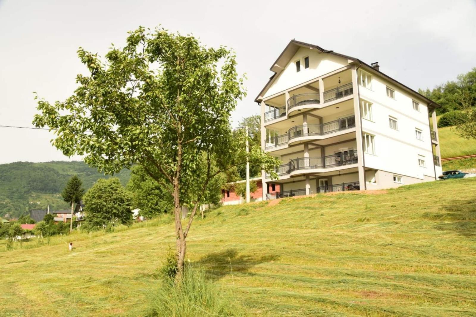 Lmm Apartmani Plav Esterno foto