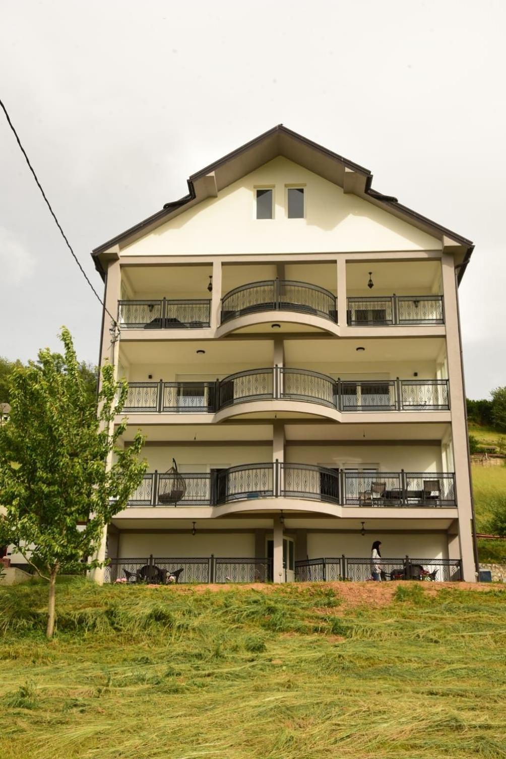 Lmm Apartmani Plav Esterno foto
